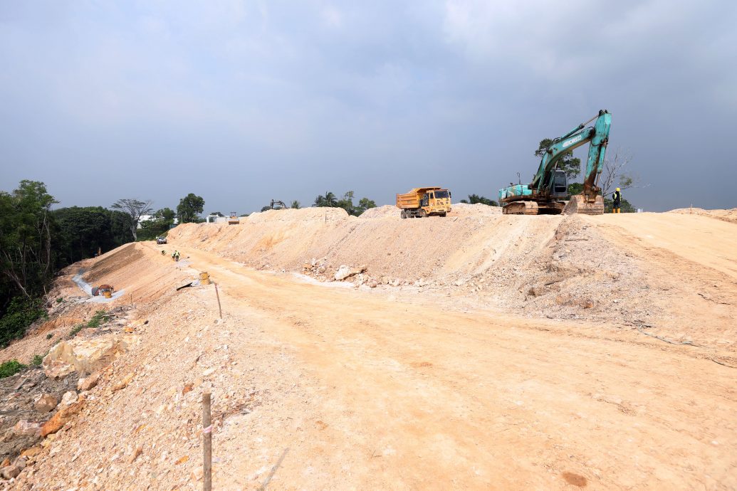 大都会(版2头)/梁德志促水务公司做好山顶蓄水池排水免酿黄泥灾