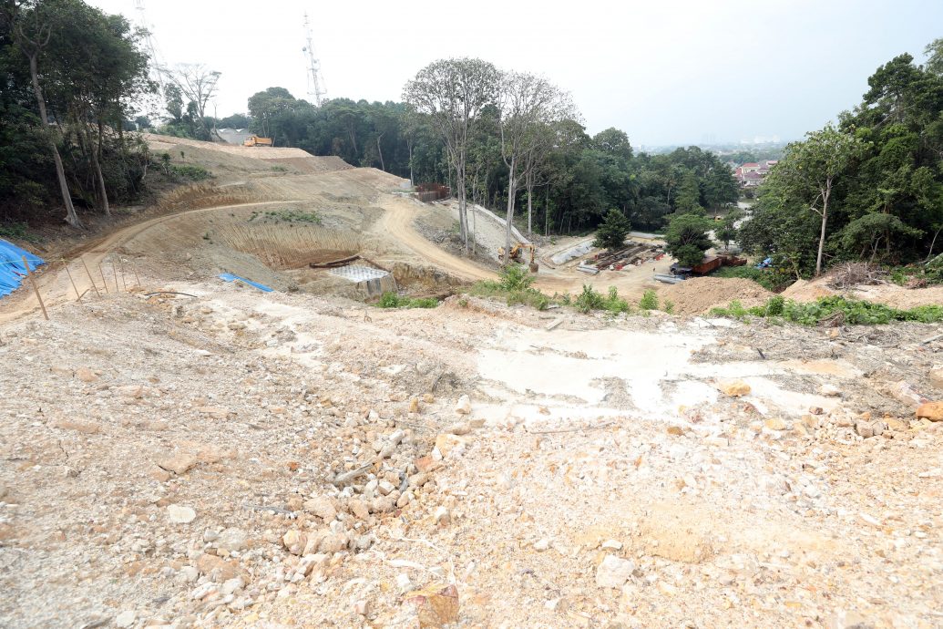 大都会(版2头)/梁德志促水务公司做好山顶蓄水池排水免酿黄泥灾