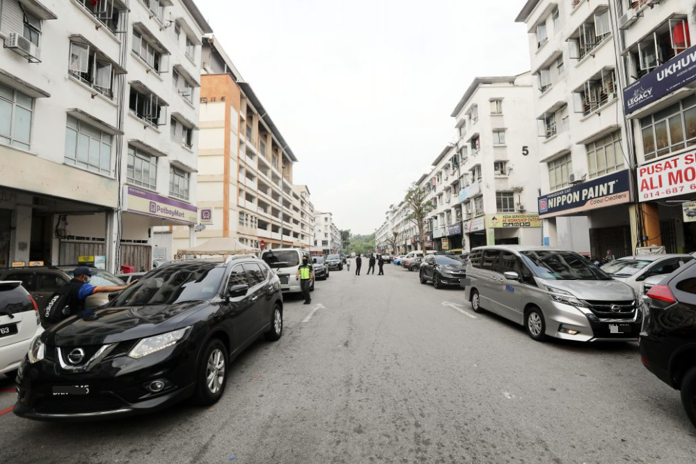 大都会（版2头）/MBSA联合移民局大阵仗扫荡劳板抓242外劳