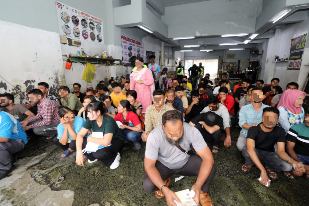 大都会（版2头）/MBSA联合移民局大阵仗扫荡劳板抓242外劳