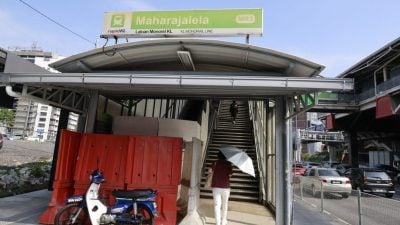 电梯修了 手扶梯却瘫了  单轨火车 障友仍难行