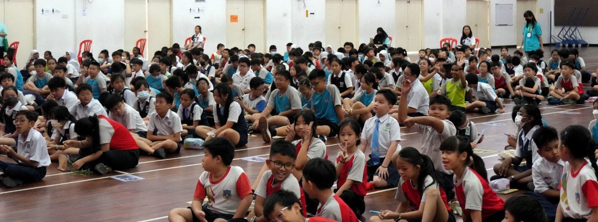 大都会(版4头)∕本报活动,《小喜鹊和岩石山》走进2校园有配图