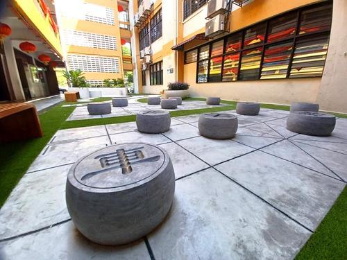 大都会（版4头）/巨型象棋子“杀到”加影育华小学