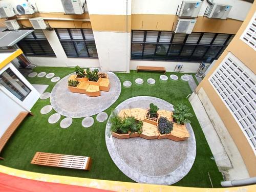 大都会(版4头)/巨型象棋子“杀到”加影育华小学