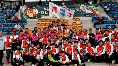 灵市U县学联田径赛   育才华小三连冠 