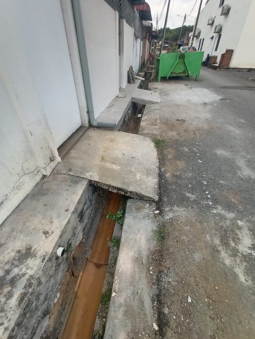 大都会/MBDK特别修沟承包商,屋后沟塌接投诉2天速开工