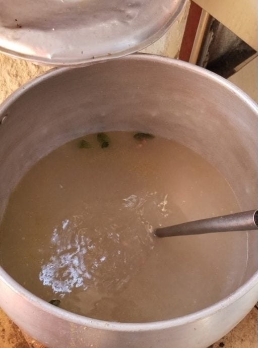 大霹雳封底主文／【人气美食】／美罗花生汤手撕板面 汤甜板面口感劲 