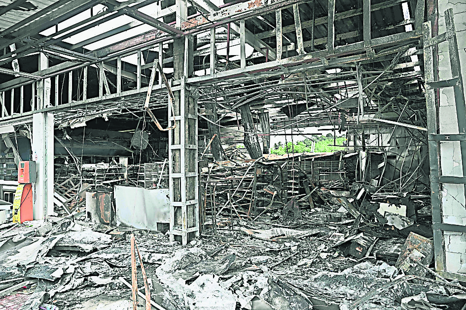 天下事主文)泰柬交火涉重型武器 柬控用集束弹药“反人道”