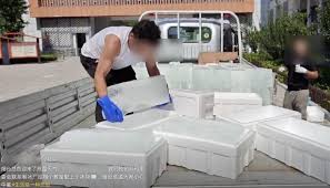 天气太热狂吃冰淇淋 上海女子“脑结冰”