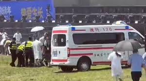 天气太热狂吃冰淇淋 上海女子“脑结冰”