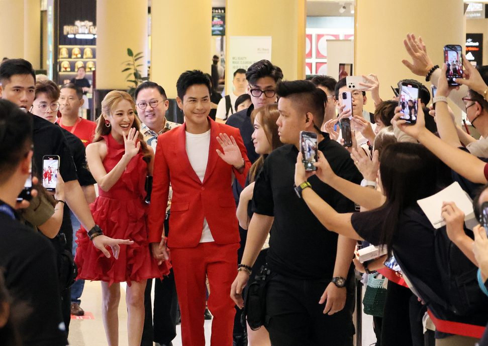 夸陈凯琳是网络年代代表 郑嘉颖自认演不了短视频