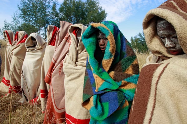 夺命成年礼! 南非割礼去年害死93人仍然继续办