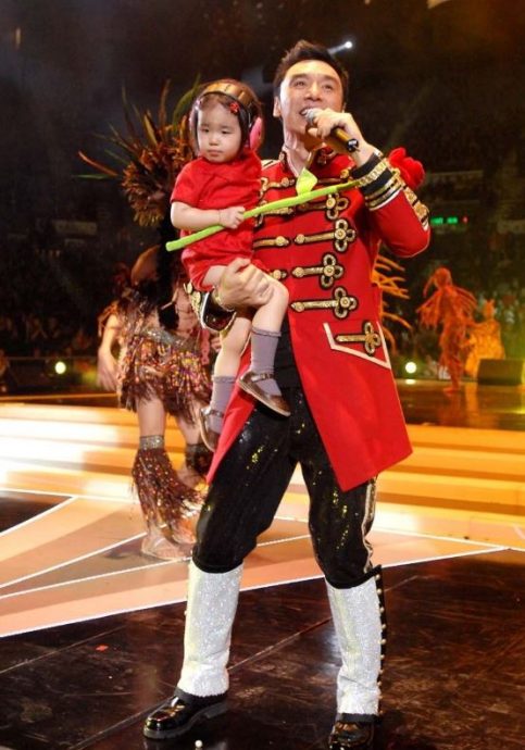 女儿锺懿考上研究所抢出道　锺镇涛当工具人安排食宿