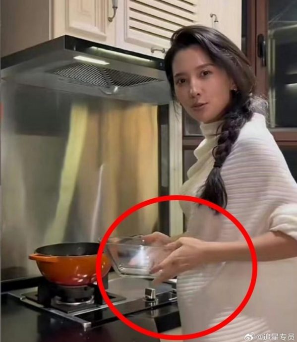 女友下厨被抓包凸肚 汪峰即将5度当爸？