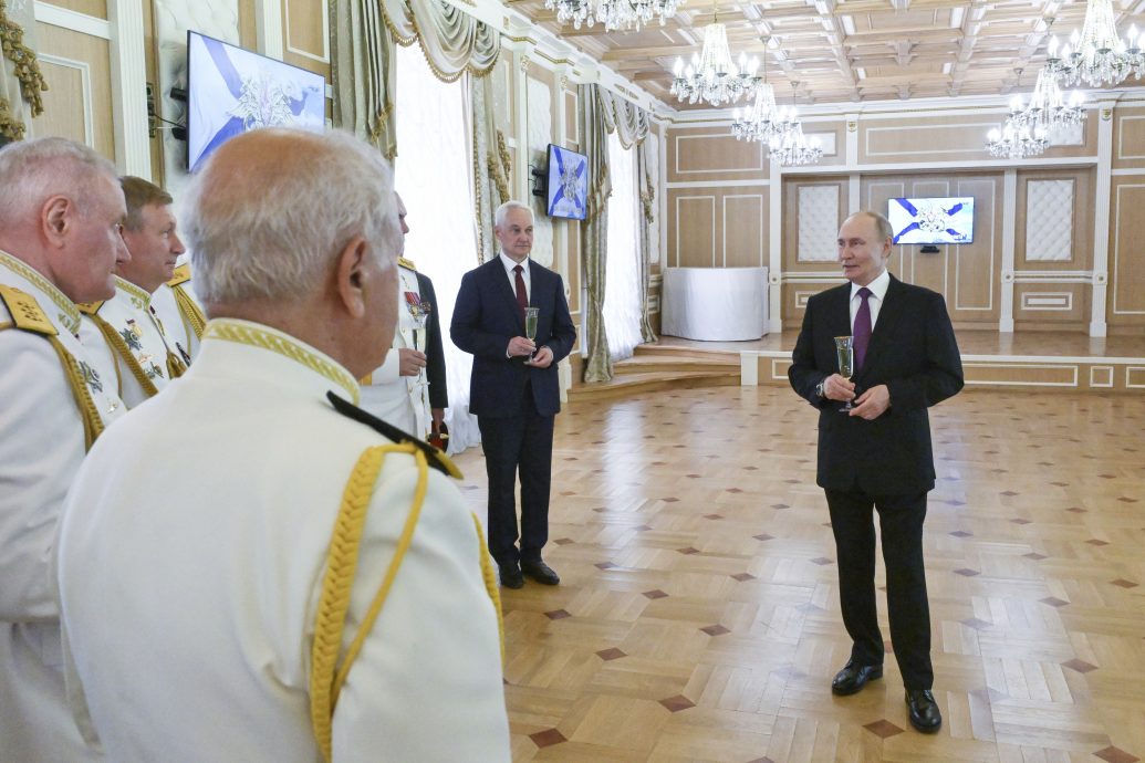 安全考量至上 俄取消海军阅兵式