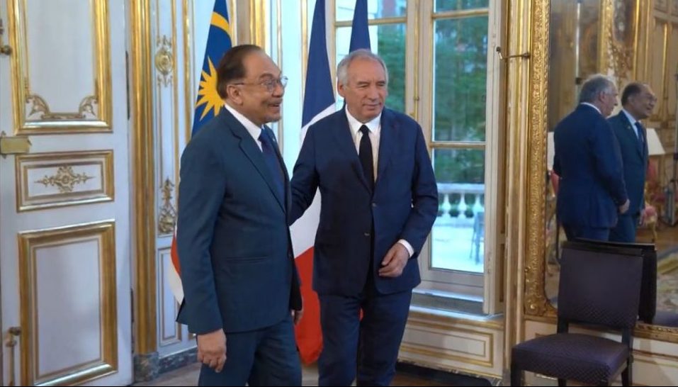 安华官访法国|安华晤法总理 谈两国航空半导体汽车工业合作