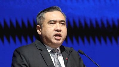 安华官访法国 | 陆兆福：航空工程吃香 人才学成归来为国服务