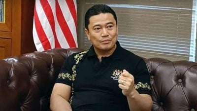 安华访法将会晤马克龙 谈贸易 国防 中东局势