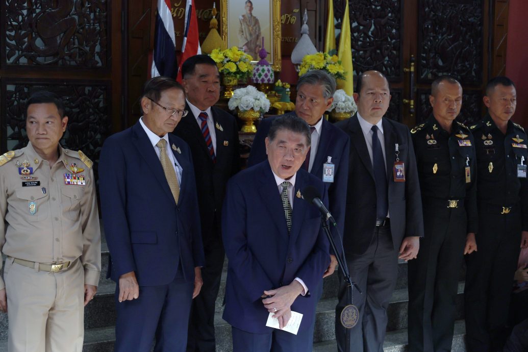 安华提议停火  柬总理指泰同意了又反悔  柬媒:疑代首相控制不了军队