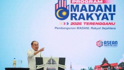 安华驳“出国闲逛”指控 · 每次出访都有实质成果