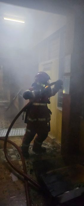 宗教学校凌晨起火·无人伤亡