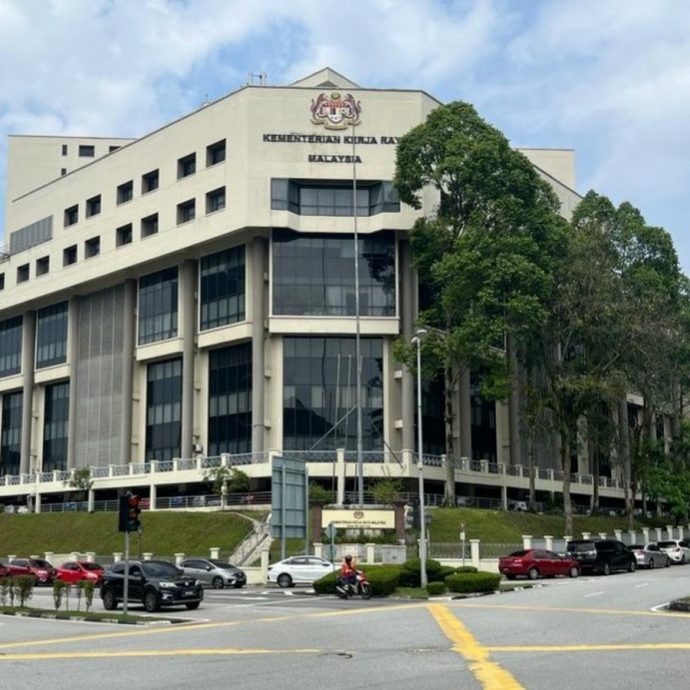 官员被控刑事罪羞辱女实习生 工程部：已启动纪律程序、绝不妥协