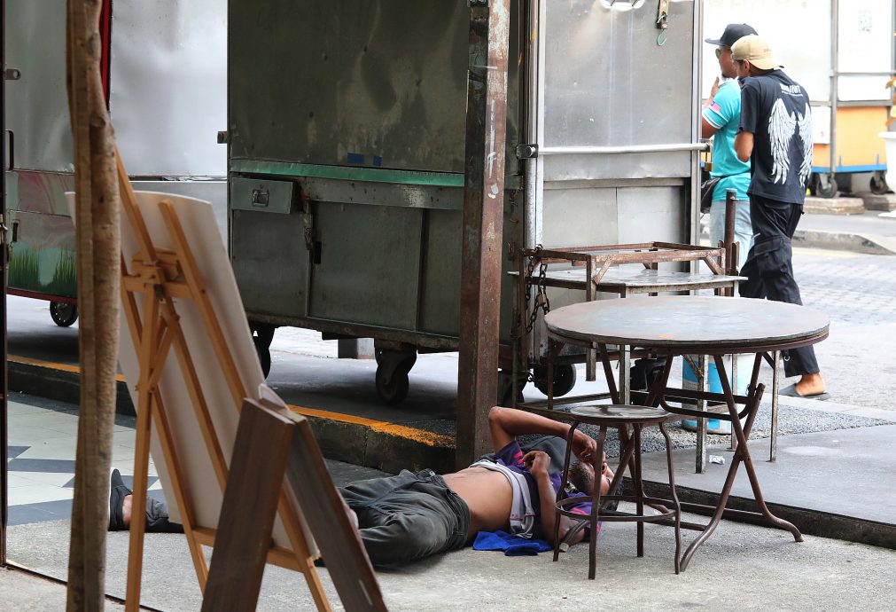 封面-大都会／茨厂街出现“进口乞丐”／10图