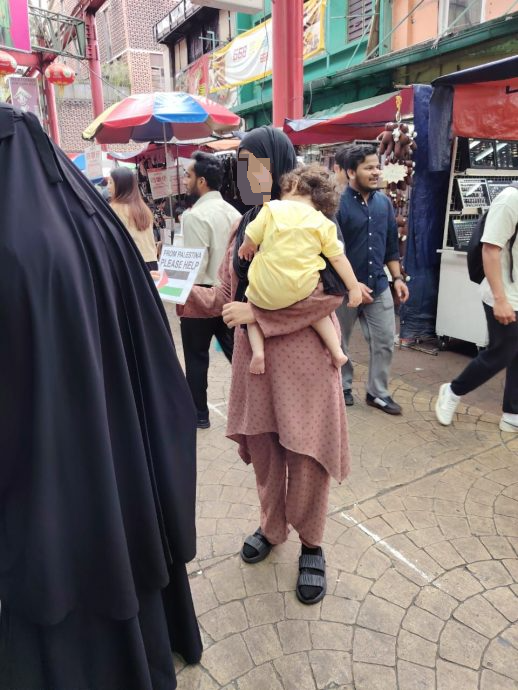 封面-大都会／茨厂街出现“进口乞丐”／10图