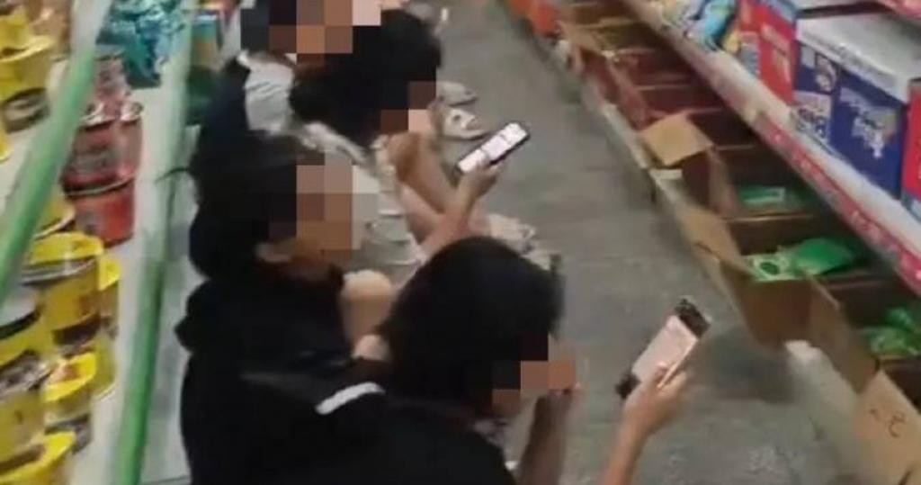 山东37度高温!高校宿舍没冷气 学生热到中暑“躲超市蹭空调”