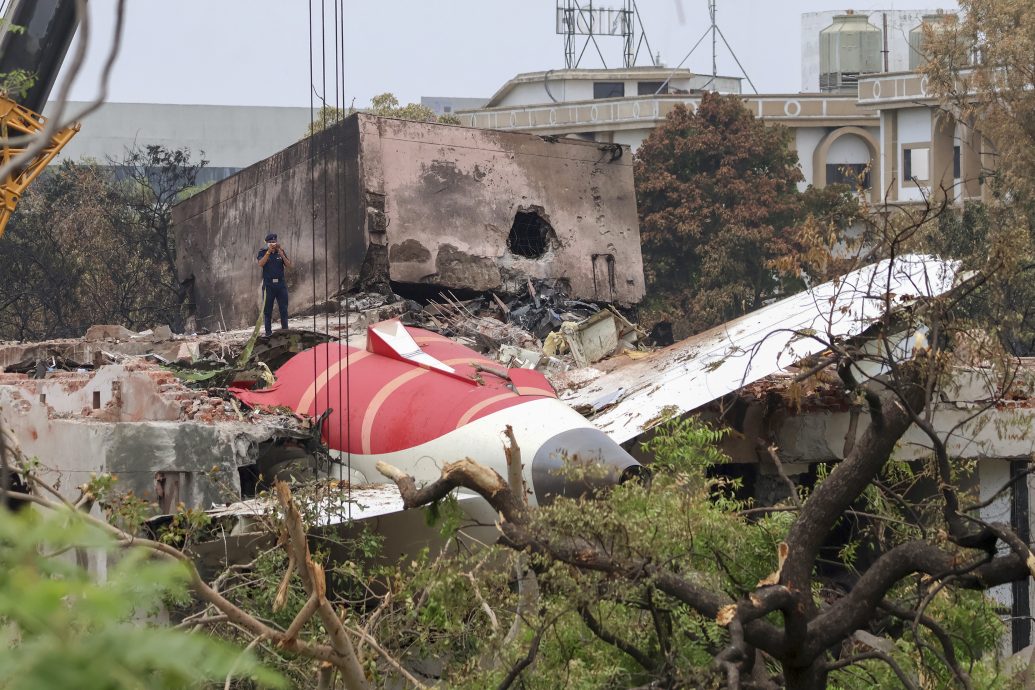 已签 印航空难燃油被切断 韩国拟指令航司检查波音飞机燃油开关