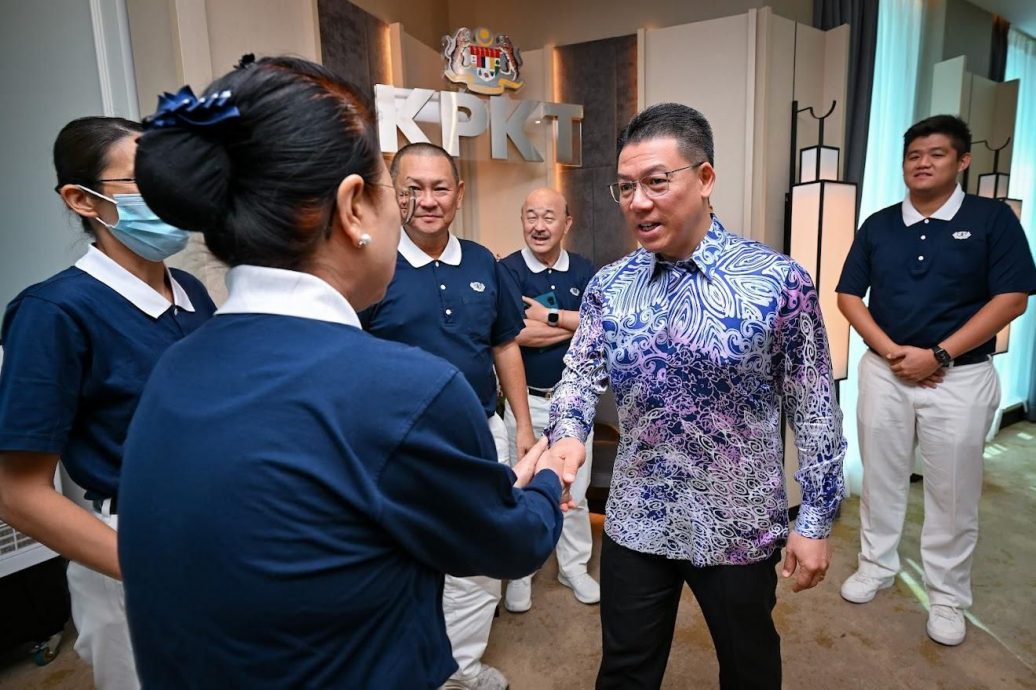 已签/倪可敏亲切接见慈济代表团 慈济总动员支持清洁大马日