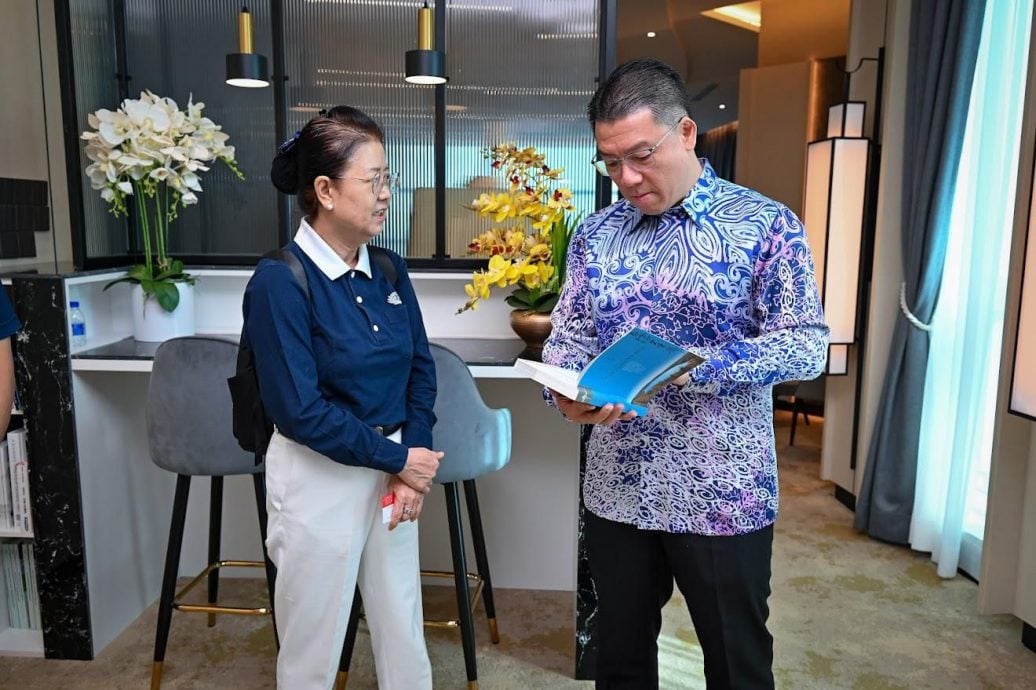 已签/倪可敏亲切接见慈济代表团 慈济总动员支持清洁大马日