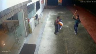 视频 | 保安执勤遭殴打抢劫 銮警逮捕1嫌犯助查