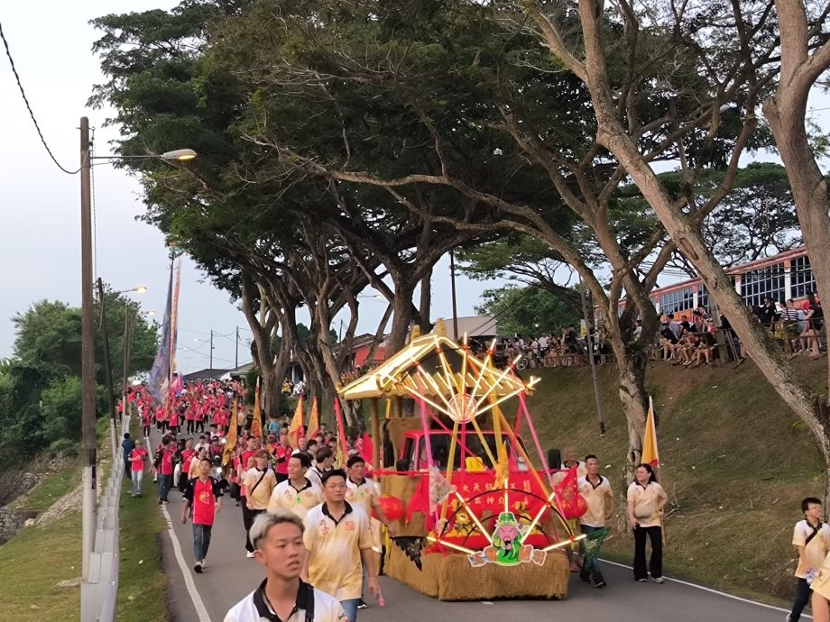 万人次参与万仙庙游神庆典热闹非凡