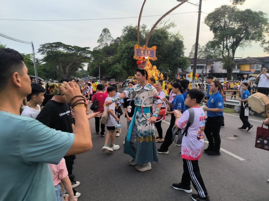 万人次参与万仙庙游神庆典热闹非凡
