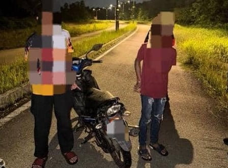 涉偷摩托车及宗教学校行窃 两15岁少年被捕