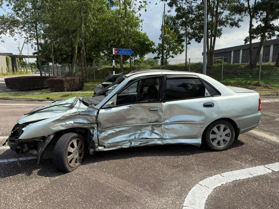 已签发 柔:清晨闯红灯致两车相撞,女警身亡,肇事女司机昏迷