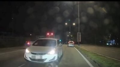 男子逆行撞上另一辆汽车 警方：司机未涉毒喝酒