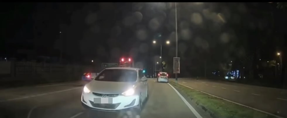 男子逆行撞上另一辆汽车 警方:司机未涉毒喝酒
