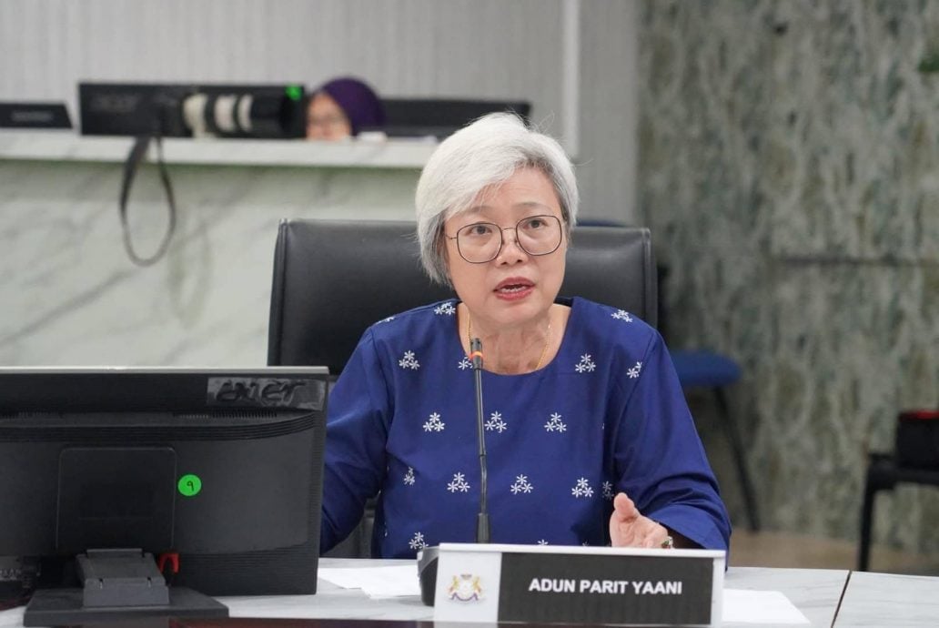 **已签发**柔:头条之一或显刊:柔行动党妇女组有新领导 颜碧贞获选州主席