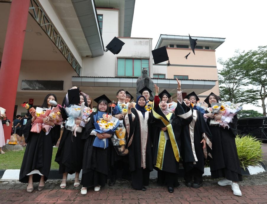 南方大学学院今迎612位毕业生 日后将在不同岗位发光发热