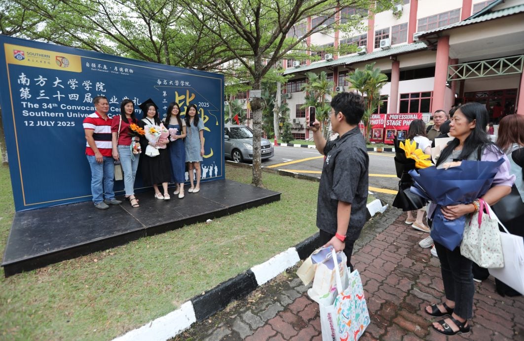 南方大学学院今迎612位毕业生 日后将在不同岗位发光发热