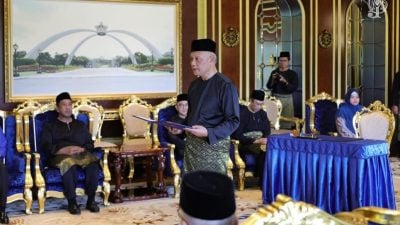 阿斯曼沙升任柔州秘书  柔摄政王见证宣誓