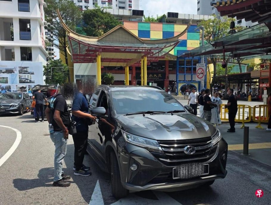 *已签发*柔:狮城二三事:加强取缔非法载客服务 狮城陆交局再捉12违例司机