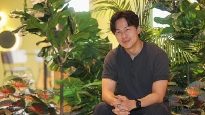 狮城艺人鹤天赐返新 见好友处理“房事”