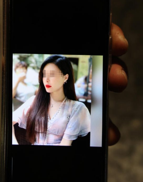 *已签发*柔:狮城二三事:网恋“杭州妇”盼厮守 狮城阿叔卖屋近40万被骗