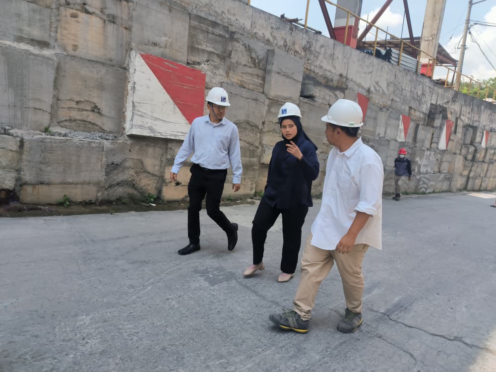 **已签发**柔:第三版次头:士乃大马尘土噪音扰多时,厂方诺1个月内完成防治