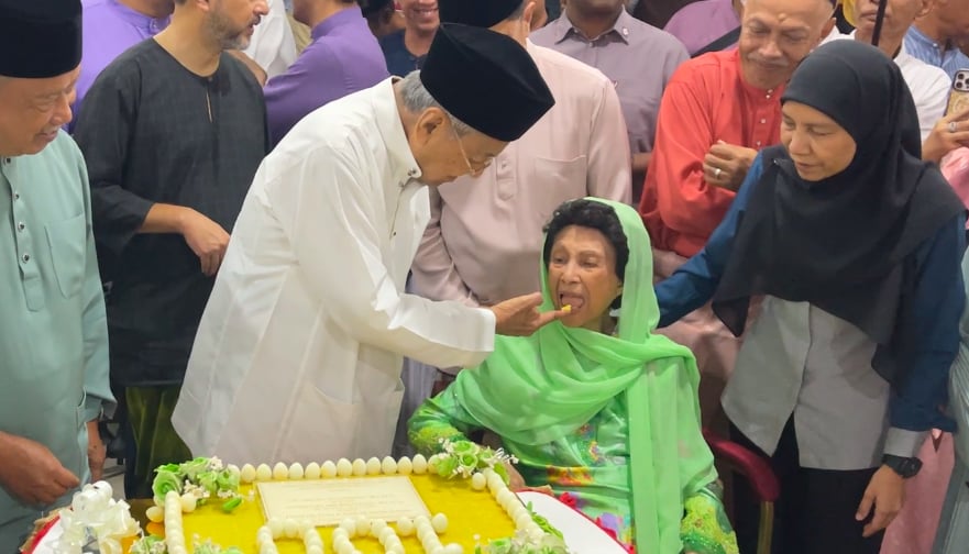 已签/马哈迪竟不知要说什么 “希望在大马没有人会吃不饱”