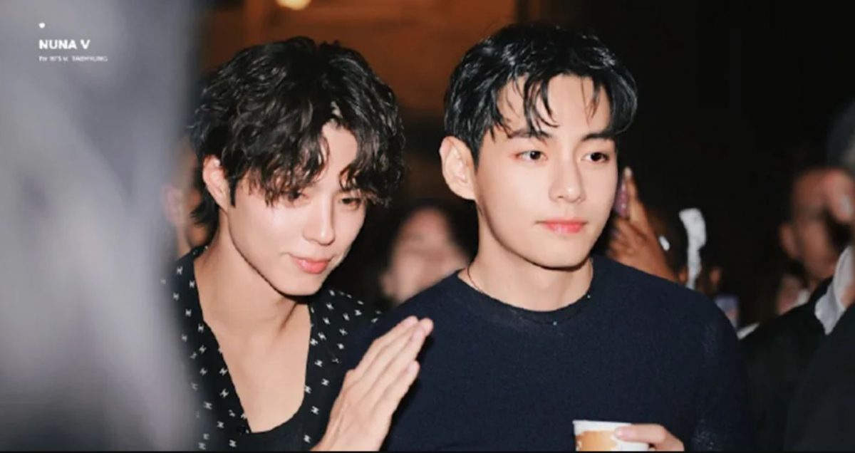 巴黎秀场轻扶刘诗诗合照 朴宝剑被V@BTS霸气拖上车	