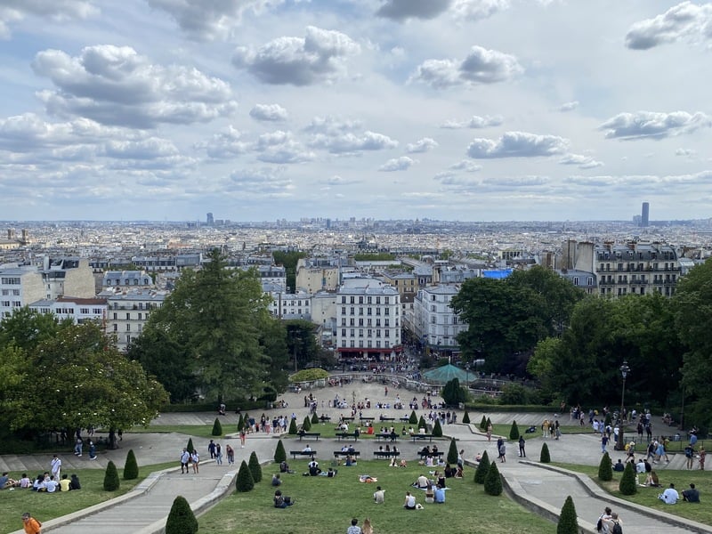 巴黎蒙马特恐面临过度旅游 居民抗议要求宜居环境